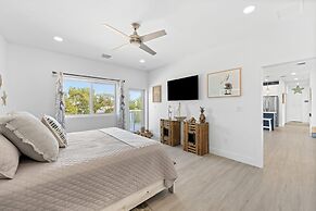 Blue Pearl Waterfront Oasis w Pool 70 Dock