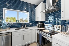 Blue Pearl Waterfront Oasis w Pool 70 Dock