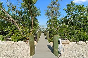 Blue Pearl Waterfront Oasis w Pool 70 Dock