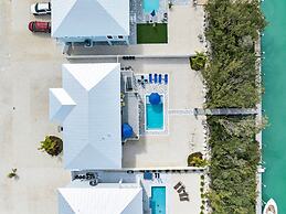 Blue Pearl Waterfront Oasis w Pool 70 Dock