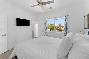 Blue Pearl Waterfront Oasis w Pool 70 Dock