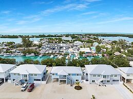 Blue Pearl Waterfront Oasis w Pool 70 Dock