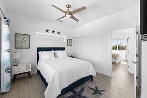 Blue Pearl Waterfront Oasis w Pool 70 Dock