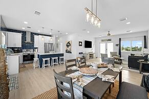 Blue Pearl Waterfront Oasis w Pool 70 Dock