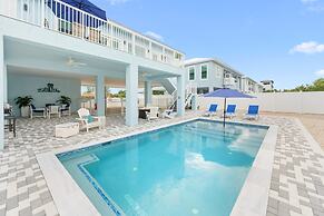 Blue Pearl Waterfront Oasis w Pool 70 Dock