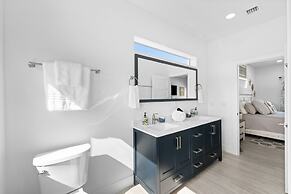 Blue Pearl Waterfront Oasis w Pool 70 Dock