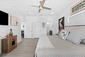 Blue Pearl Waterfront Oasis w Pool 70 Dock