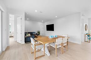 Emerald Oasis Lux Waterfront Gem Pool Kayaks