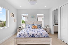 Emerald Oasis Lux Waterfront Gem Pool Kayaks