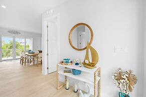 Emerald Oasis Lux Waterfront Gem Pool Kayaks