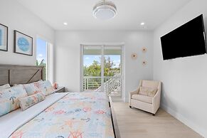 Emerald Oasis Lux Waterfront Gem Pool Kayaks