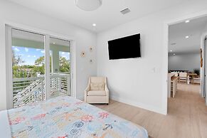 Emerald Oasis Lux Waterfront Gem Pool Kayaks