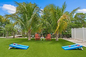 Emerald Oasis Lux Waterfront Gem Pool Kayaks