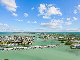 Paradise Point Pool Dock Lounges BBQ