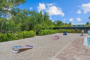 Paradise Point Pool Dock Lounges BBQ