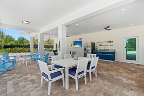 Paradise Point Pool Dock Lounges BBQ