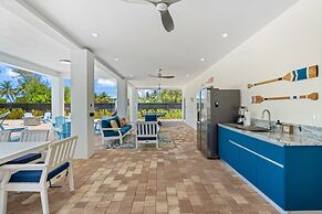 Paradise Point Pool Dock Lounges BBQ