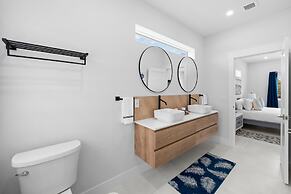 Paradise Point Pool Dock Lounges BBQ