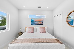 Paradise Point Pool Dock Lounges BBQ