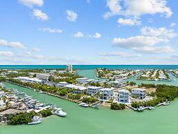 Paradise Point Pool Dock Lounges BBQ