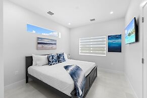 Paradise Point Pool Dock Lounges BBQ