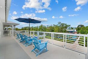 Paradise Point Pool Dock Lounges BBQ