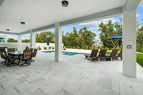 Luna Light Waterfront Pool Dock Views