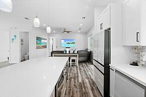 Luna Light Waterfront Pool Dock Views