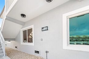 Luna Light Waterfront Pool Dock Views