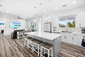 Luna Light Waterfront Pool Dock Views