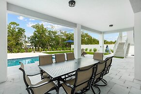 Luna Light Waterfront Pool Dock Views