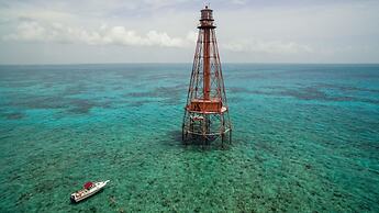 Luna Light Waterfront Pool Dock Views