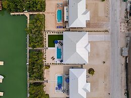 Luna Light Waterfront Pool Dock Views