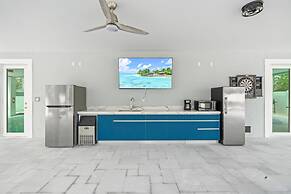 Luna Light Waterfront Pool Dock Views