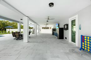 Luna Light Waterfront Pool Dock Views