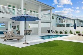 Luna Light Waterfront Pool Dock Views