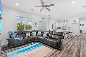 Luna Light Waterfront Pool Dock Views