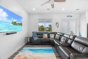 Luna Light Waterfront Pool Dock Views