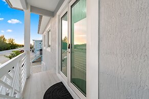 Luna Light Waterfront Pool Dock Views