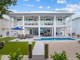 Luna Light Waterfront Pool Dock Views