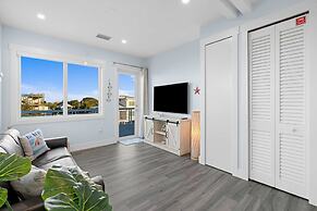 Luxury Waterfront Oasis w Heated Pool and 50 Dock