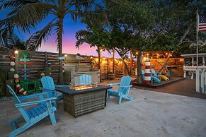 Luxury Waterfront Oasis w Heated Pool and 50 Dock