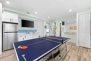 Luxury Waterfront Oasis w Heated Pool and 50 Dock