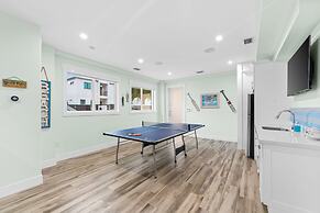 Luxury Waterfront Oasis w Heated Pool and 50 Dock