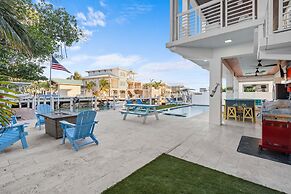 Luxury Waterfront Oasis w Heated Pool and 50 Dock