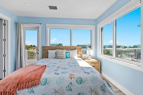 Luxury Waterfront Oasis w Heated Pool and 50 Dock