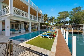 Luxury Waterfront Oasis w Heated Pool and 50 Dock