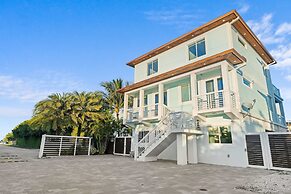 Luxury Waterfront Oasis w Heated Pool and 50 Dock