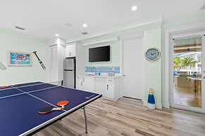 Luxury Waterfront Oasis w Heated Pool and 50 Dock