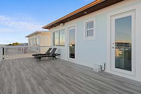 Luxury Waterfront Oasis w Heated Pool and 50 Dock